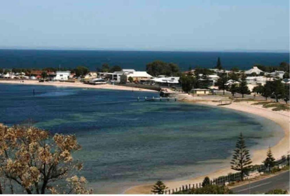 Jenny's Ocean View Port Vincent