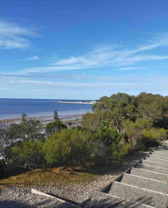 Jenny's Ocean View Holiday home *